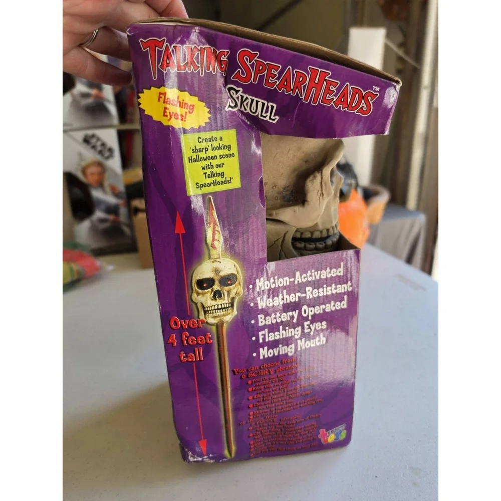 Vtg Talking Spearheaflds Skull Brand New NOS works Perfectly Original Batteries